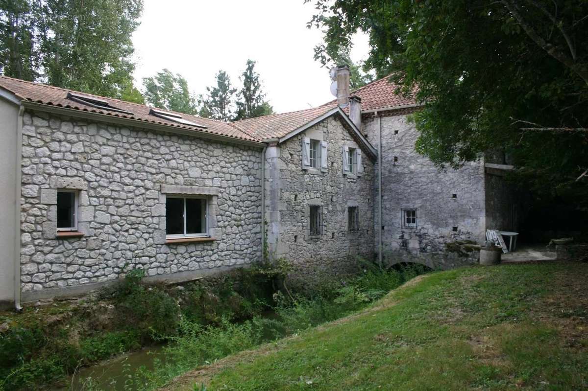 Maison à LAROQUE-TIMBAUT