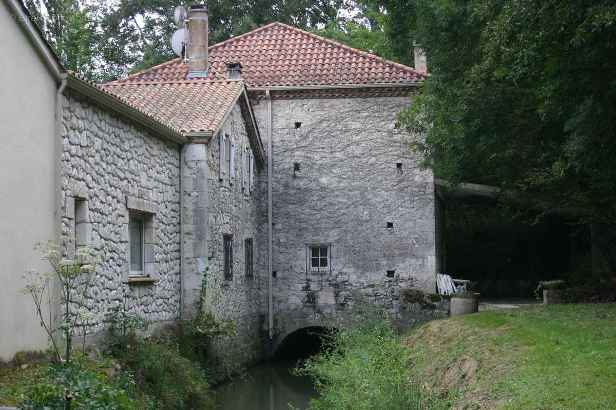 Maison à LAROQUE-TIMBAUT