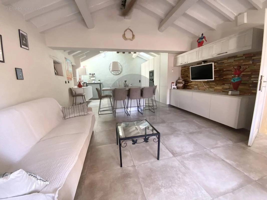 Appartement à ROQUEBRUNE-CAP-MARTIN