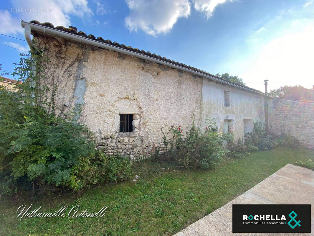 Maison à ASNIERES-LA-GIRAUD