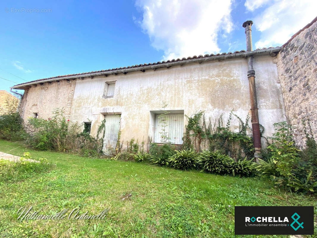 Maison à ASNIERES-LA-GIRAUD