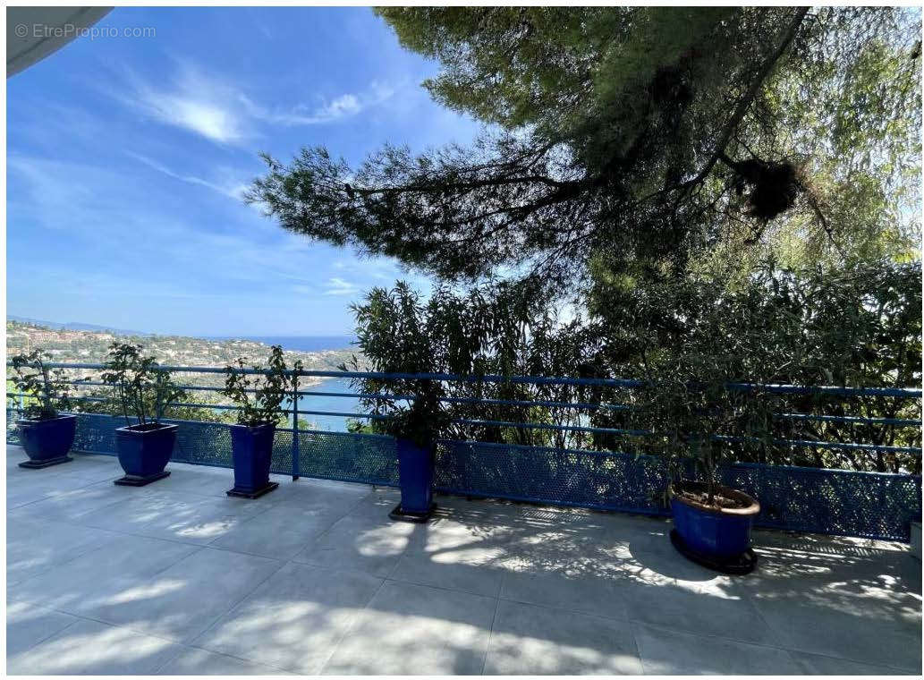 Appartement à ROQUEBRUNE-CAP-MARTIN