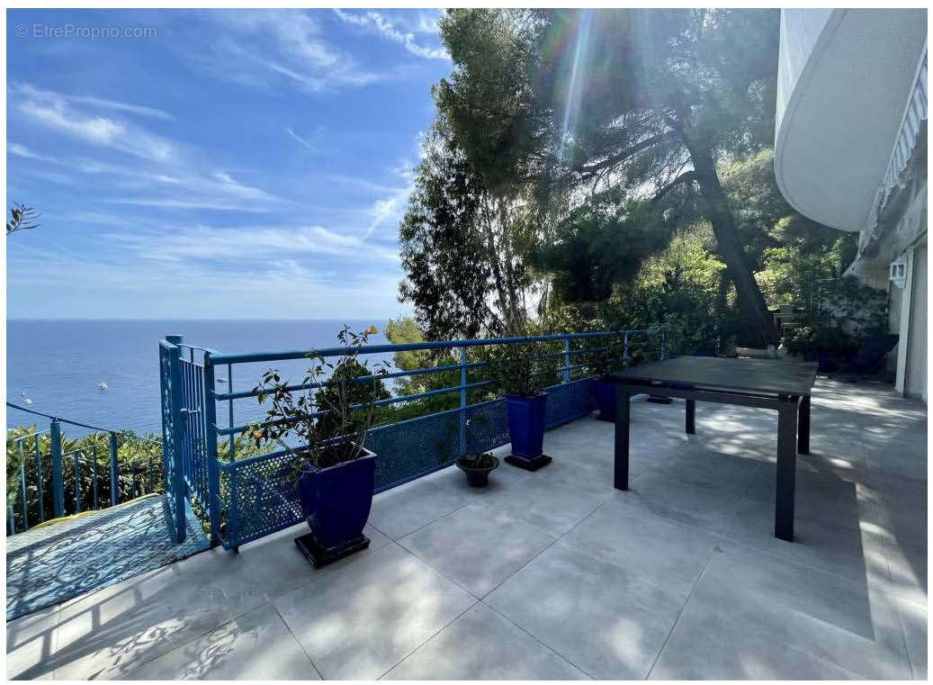 Appartement à ROQUEBRUNE-CAP-MARTIN