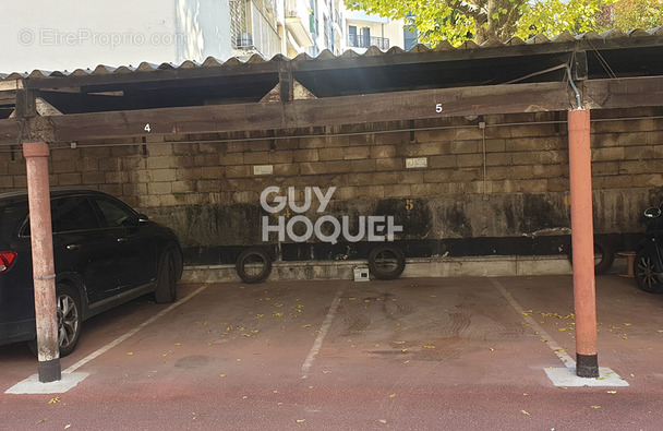 Parking à COURBEVOIE