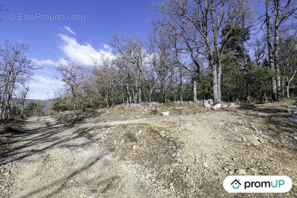 Terrain à SAINT-VALLIER-DE-THIEY