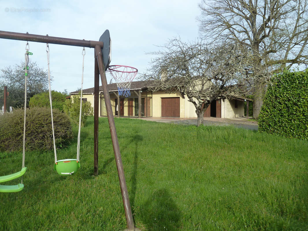 Maison à MONTAYRAL