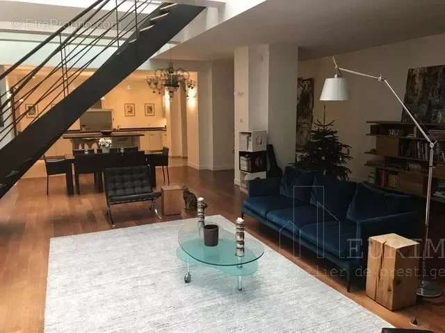 Appartement à PARIS-10E