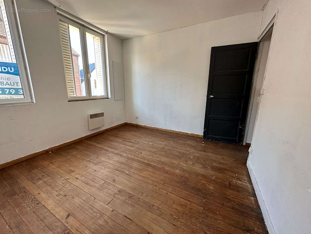 Appartement à LA FERE