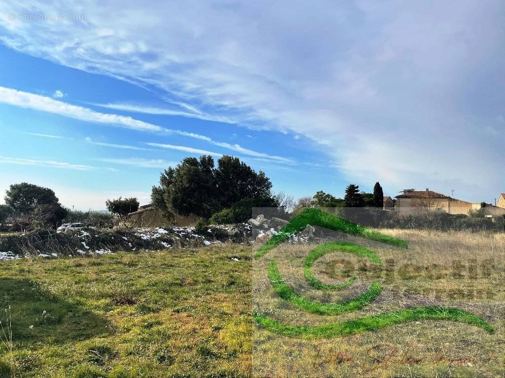 Terrain à SAINT-JEAN-DE-MINERVOIS