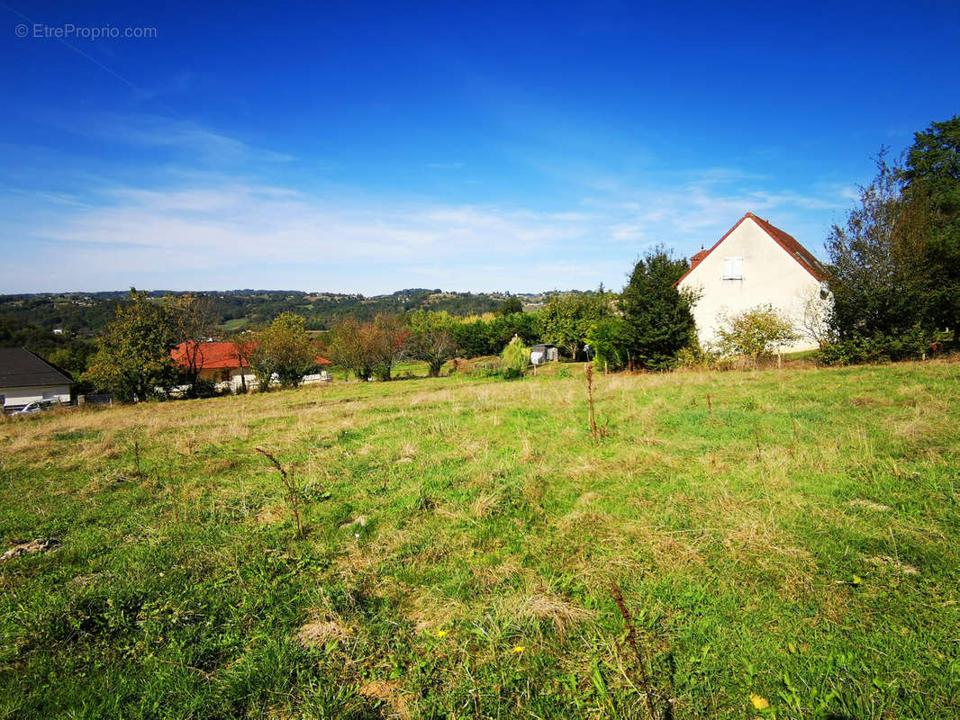 Terrain à DAMPNIAT