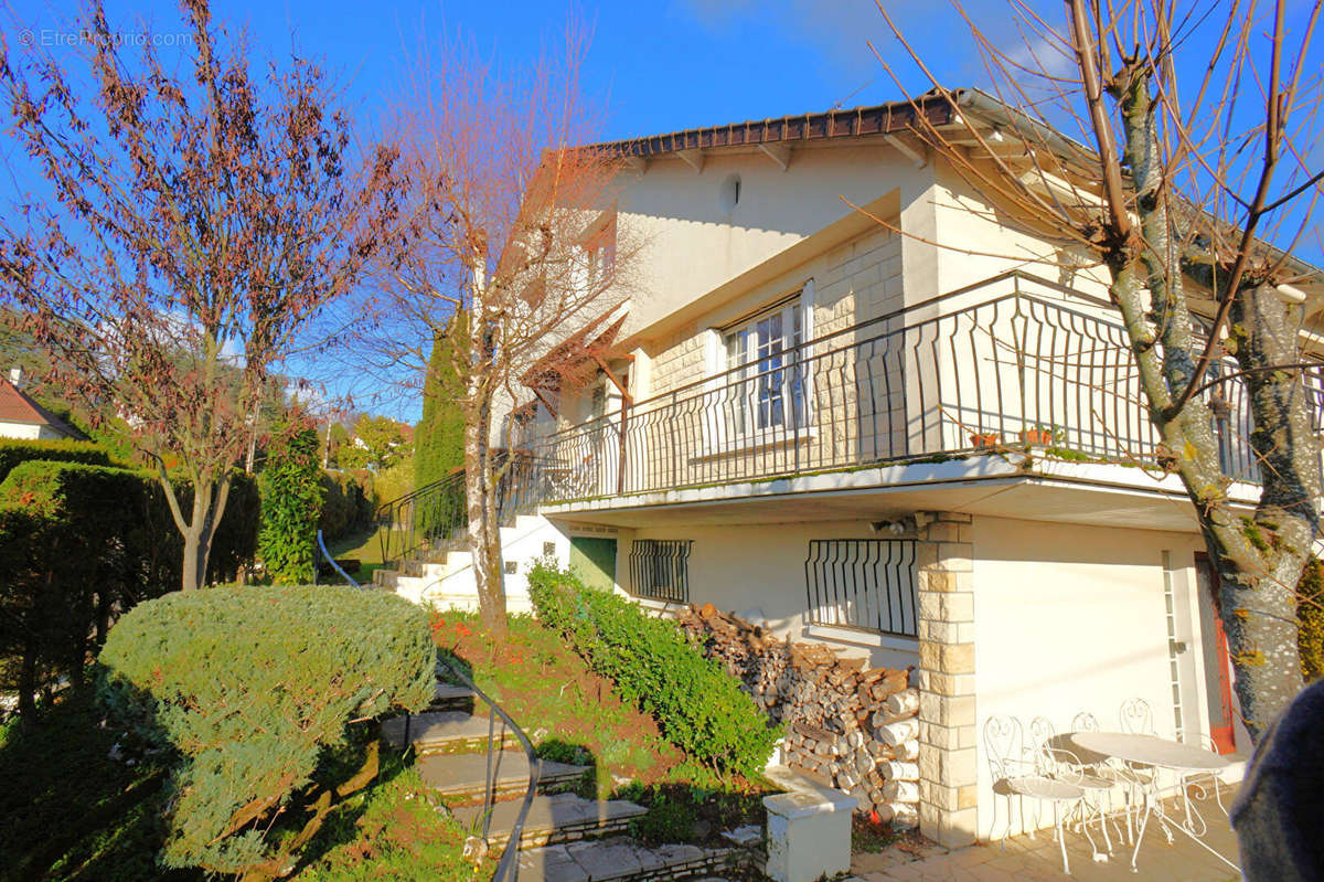 Maison à JOIGNY