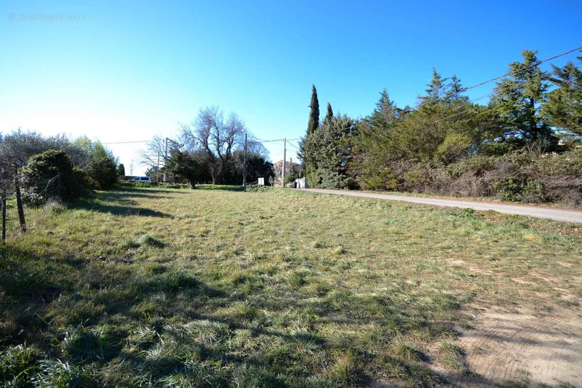 Terrain à UZES