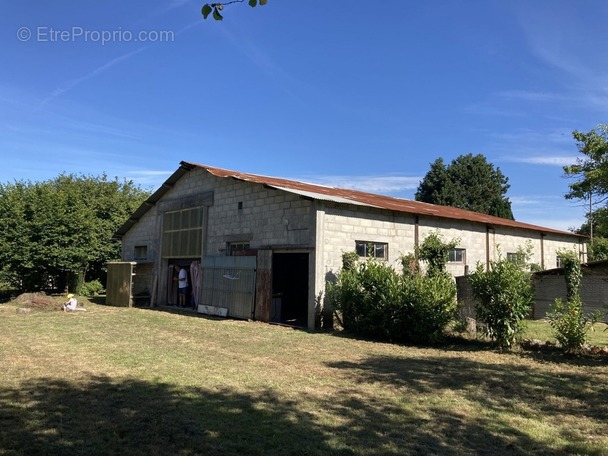 Maison à MAGNY-LE-DESERT