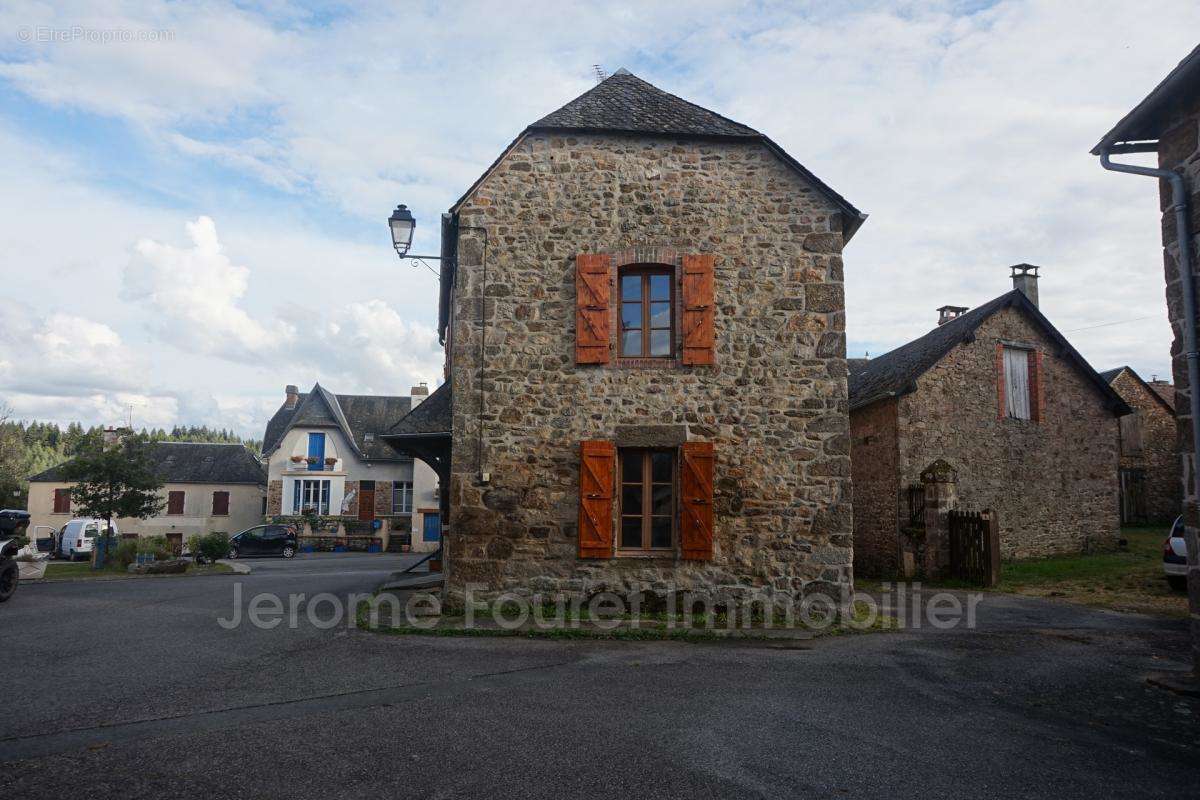 Maison à LAMAZIERE-BASSE