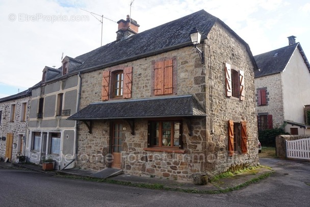 Maison à LAMAZIERE-BASSE