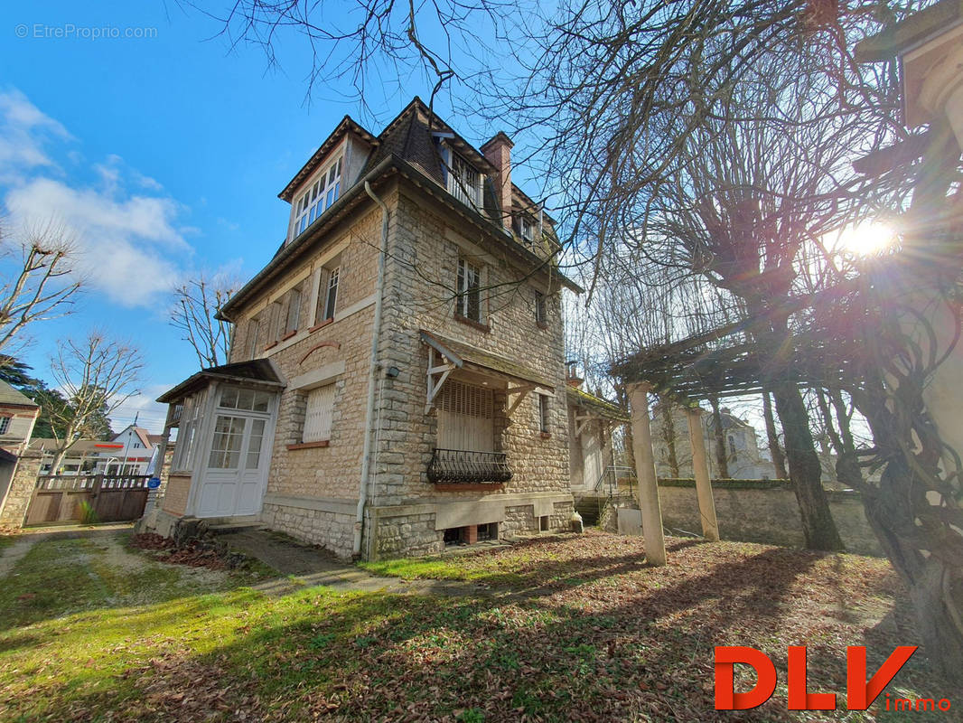 Maison à FONTAINEBLEAU