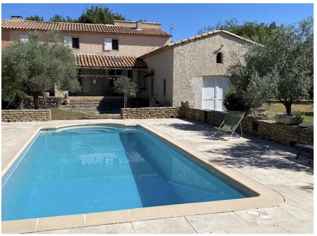 Maison à SAINT-SATURNIN-LES-APT