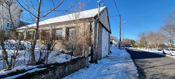 Maison à SAINTE-GENEVIEVE-SUR-ARGENCE