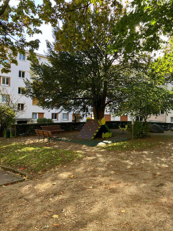 Appartement à SURESNES