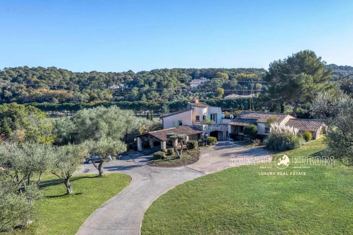 Maison à MOUGINS