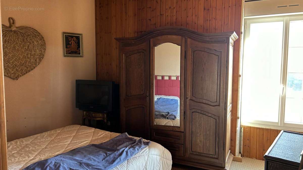 Chambre 1er - Maison à SURGERES