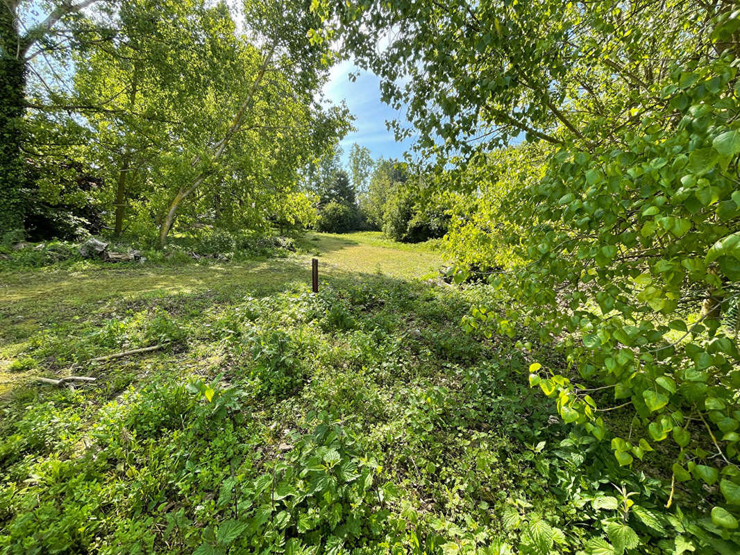 Terrain à LAMBRES-LEZ-DOUAI