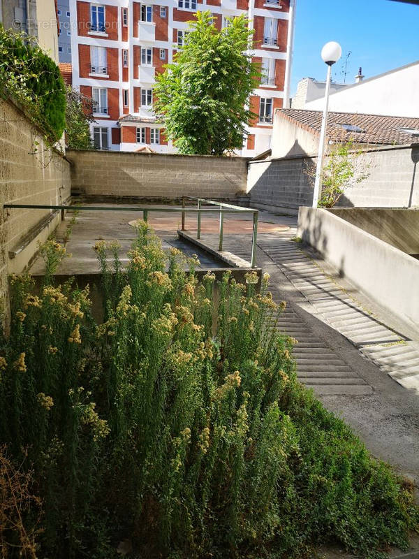 Parking à COURBEVOIE