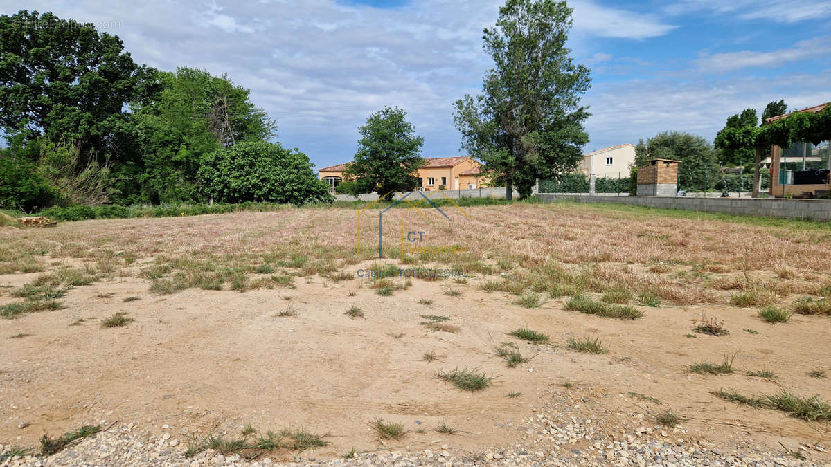 Terrain à GIGNAC