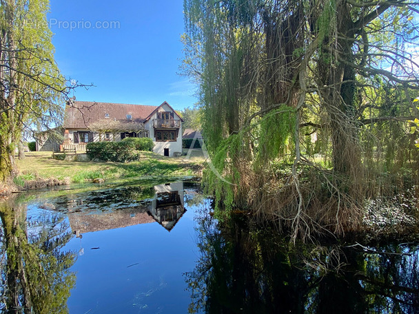 Maison à CONTRES