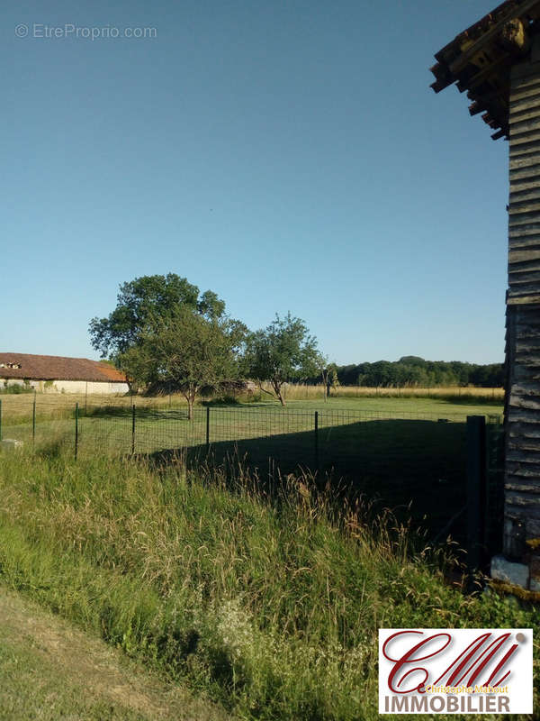 Terrain à GIFFAUMONT-CHAMPAUBERT