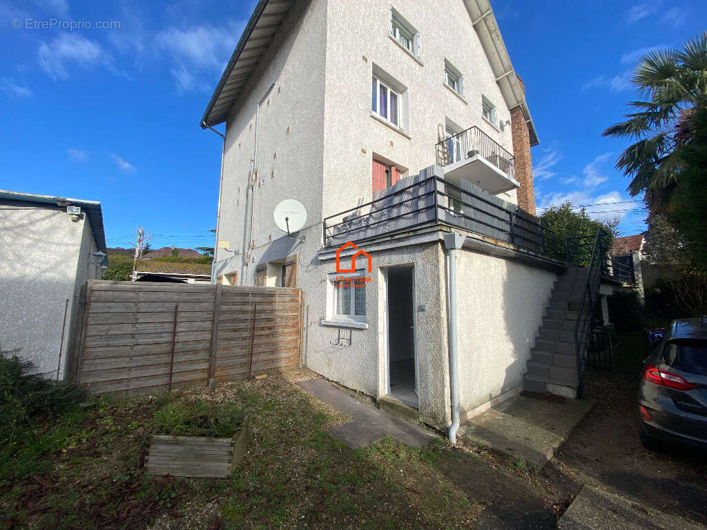 Appartement à CHANTELOUP-LES-VIGNES