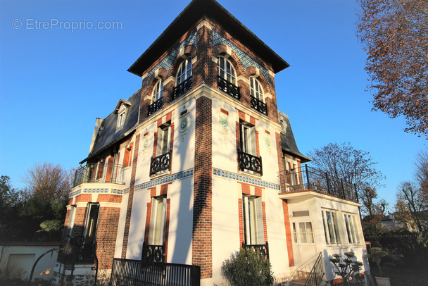 Maison à SAINT-MAUR-DES-FOSSES