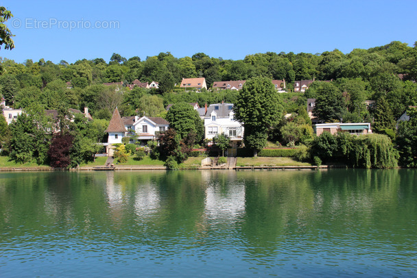 Appartement à SAINT-MAUR-DES-FOSSES