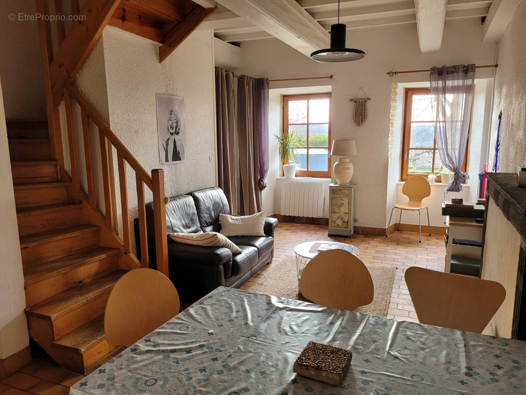 Appartement à LA TOUR-D&#039;AUVERGNE