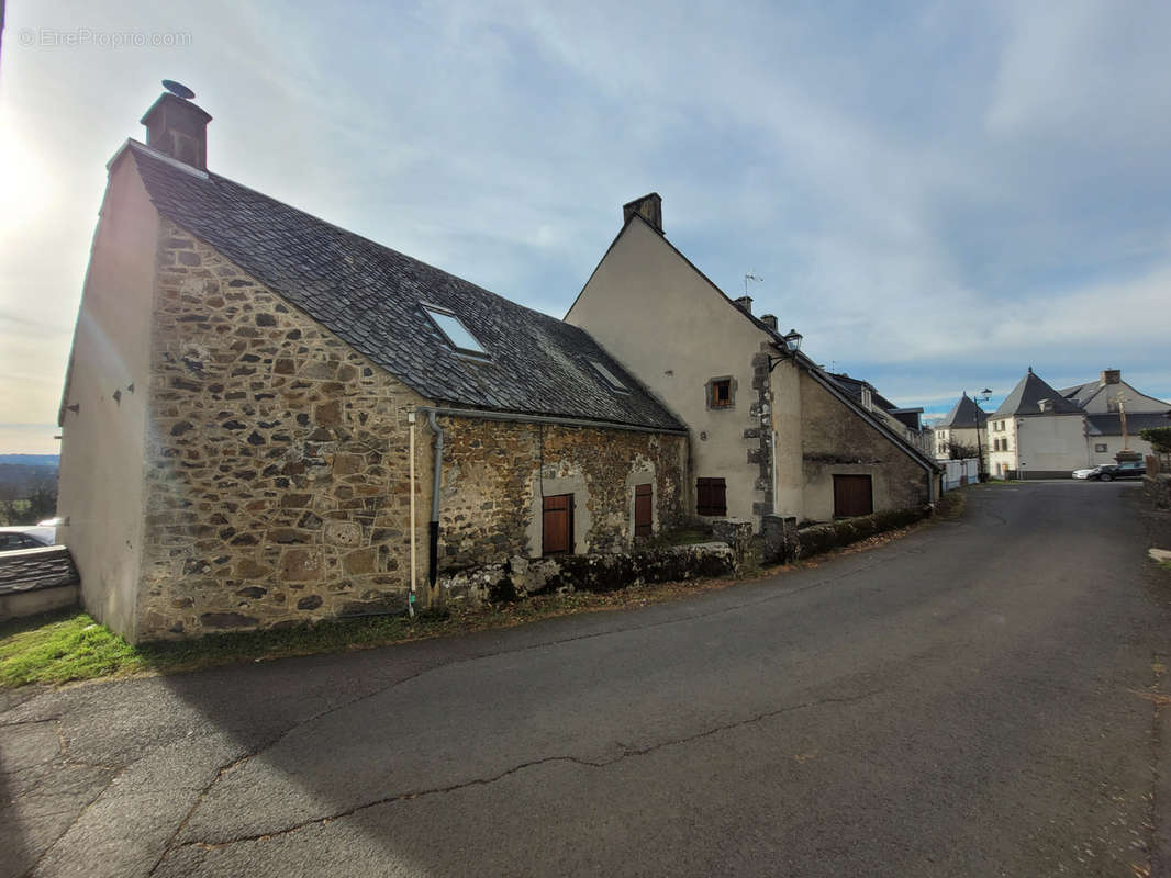 Appartement à LA TOUR-D&#039;AUVERGNE