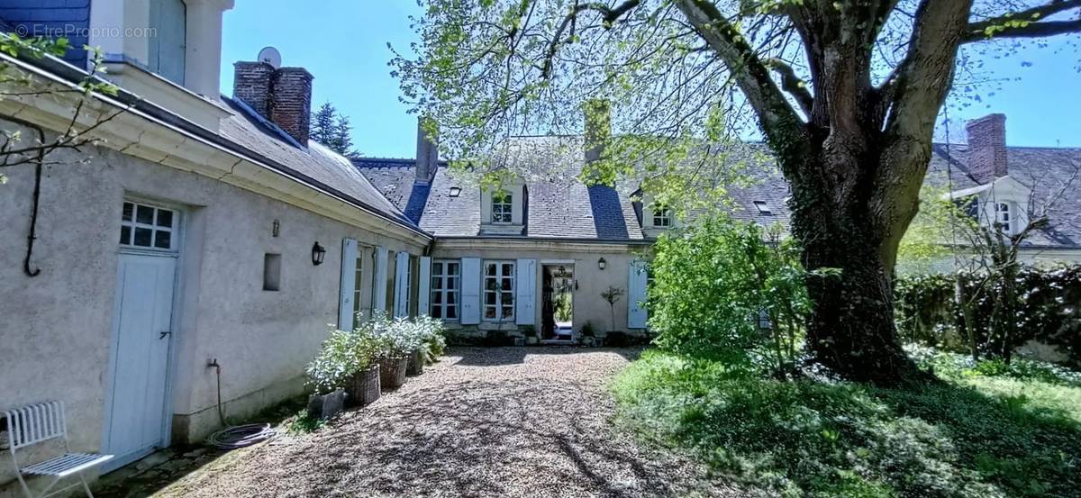 Maison à PRUNAY-CASSEREAU