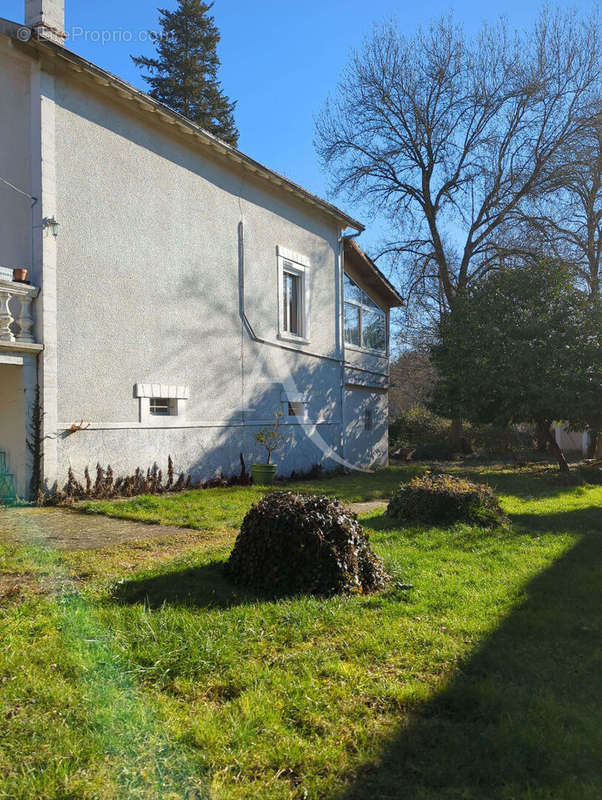 Maison à SAUVETERRE-LA-LEMANCE