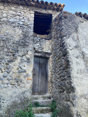 Maison à LES PILLES