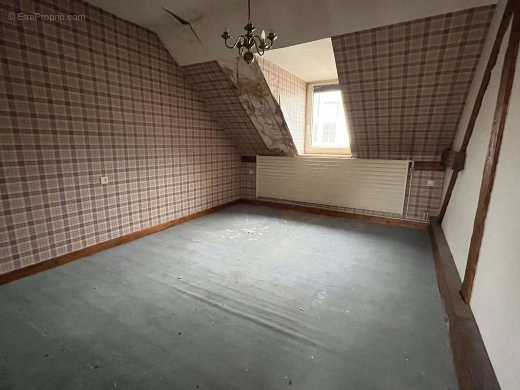 Chambre 3 - Appartement à SARREBOURG