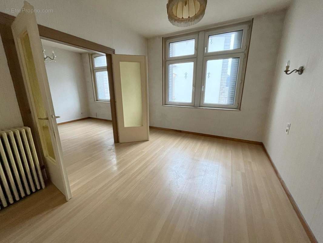 Chambre RDC - Appartement à SARREBOURG