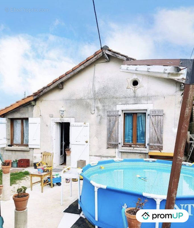 Maison à RUELLE-SUR-TOUVRE