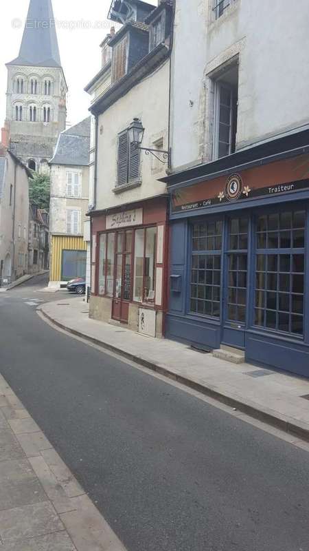 Commerce à LA CHARITE-SUR-LOIRE