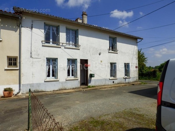 Maison à RUFFEC