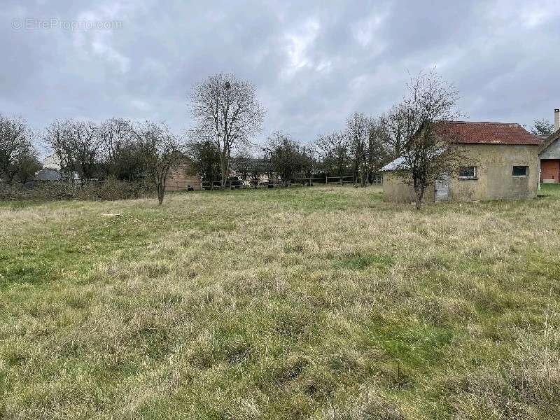 Terrain à VERNEUIL-SUR-AVRE