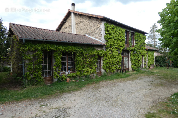 Maison à ROCHECHOUART