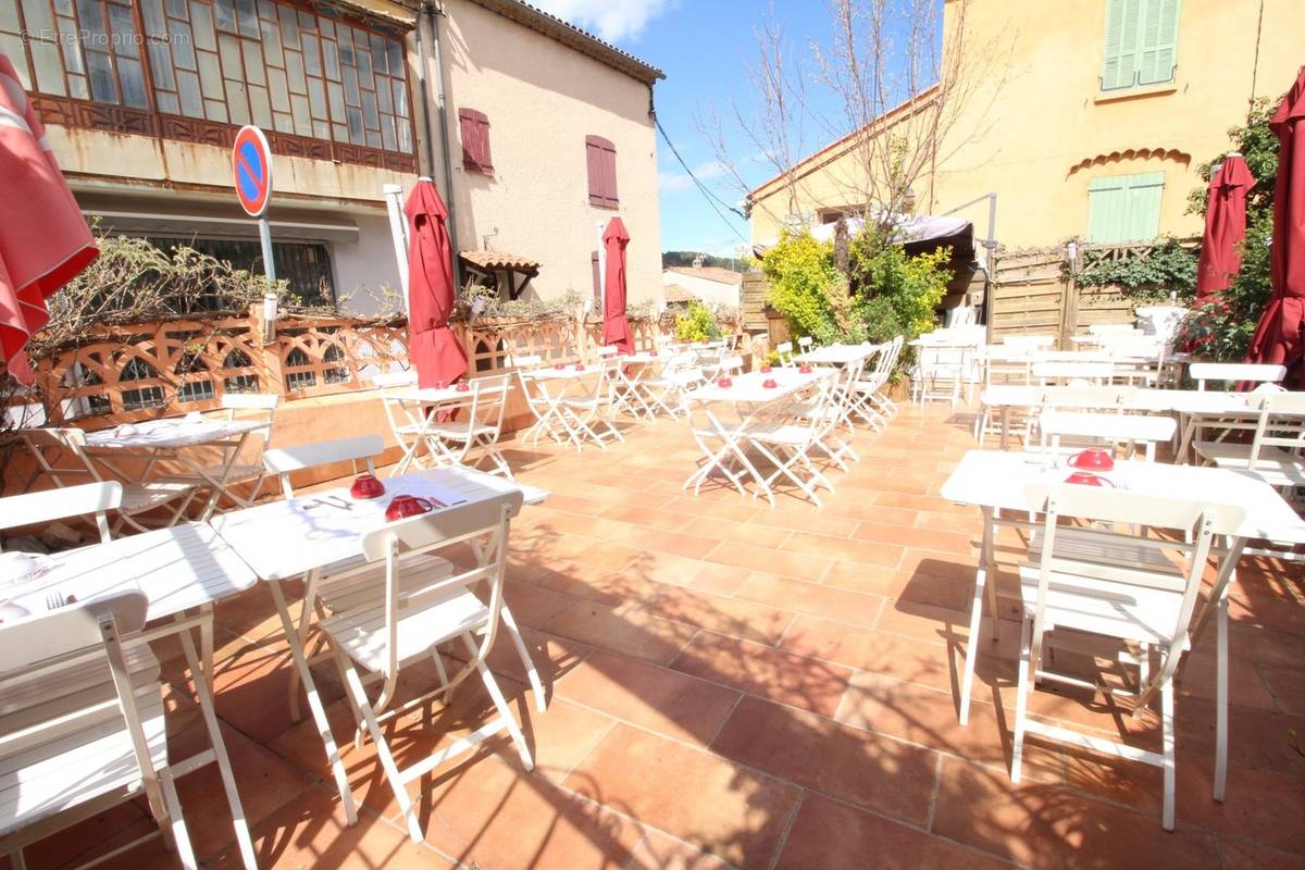 Appartement à GREOUX-LES-BAINS