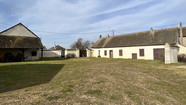 Maison à HOUDAN