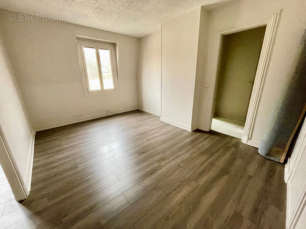 Appartement à SARTROUVILLE