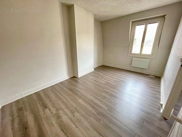 Appartement à SARTROUVILLE