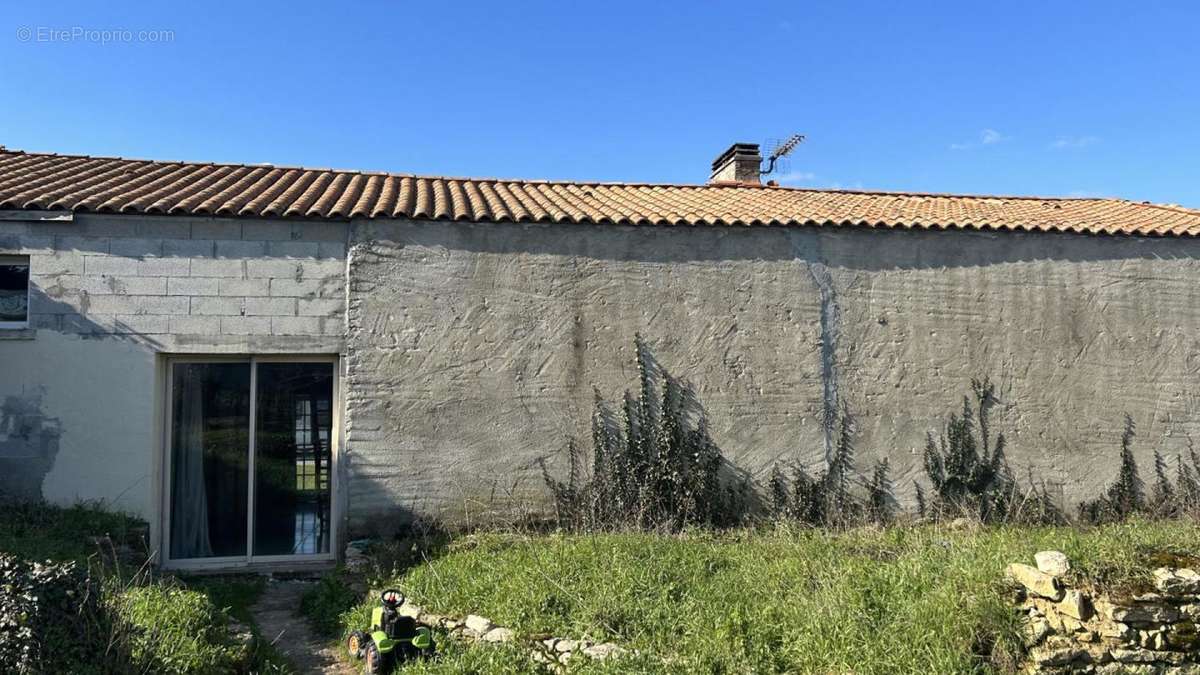 Façade nord - Maison à SURGERES